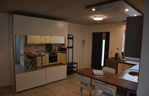 Dingolshausen Apartment | Schönes 1-zimmer-appartement für bis zu 4 Personen mit Kostenfreiem Wlan