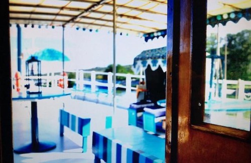 Wasen Bed & Breakfast | Schiff AHOY, Hotelschiff, Hausboot, Boot, Passagierschiff