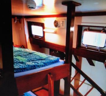 Wasen Bed & Breakfast | Schiff AHOY, Hotelschiff, Hausboot, Boot, Passagierschiff