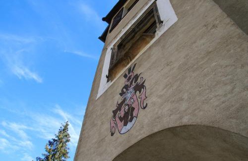 Huettenberg House | Schloss Süßenstein