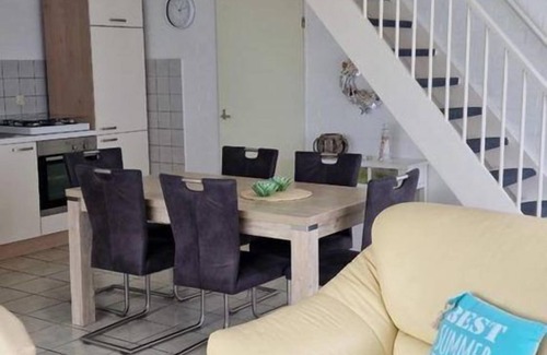 Breskens House | Schoneveld 157 of type Duinroos located at the Schoneveld holiday park is built as a 4 under a roof House and is very practical and cosy. The House is particularly suitable for 1 to 4 people.