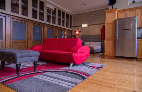 Neighborhood of the Arts Hotel | School 31 Lofts at Colors Studios