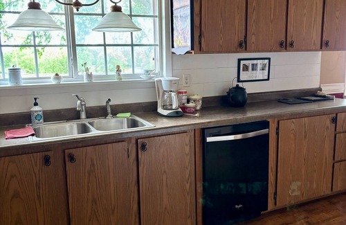 Shelbina House | Schwieter Land & Livestock offers cowboy charm plus all the modern amenities