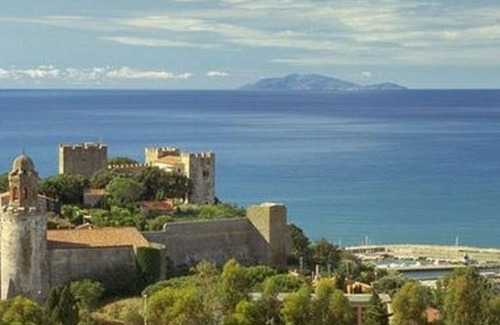 Castiglione della Pescaia Apartment | Scirocco: Old stable apartment 300 meters from the beach