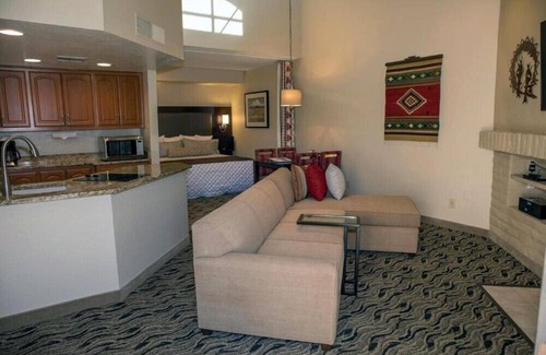 Arcadia Apartment | Scottsdale Camelback Resort Elegant Studio with Tennis Courts