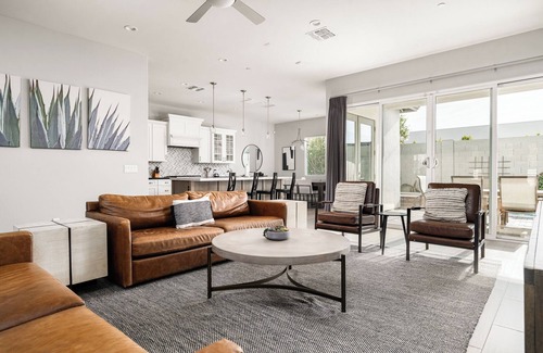 Southwest Village House | Scottsdale Stunner - Luxe Stay Near Old Town