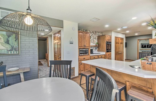 Pinetop-Lakeside Cottage | Screened Porch, Fenced Yard: Lakeside Retreat!