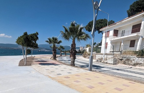 Gulluk Apartment | Sea Breeze Apartment is Situated 5km From Bodrum-milas Airport & 5mins to Beach