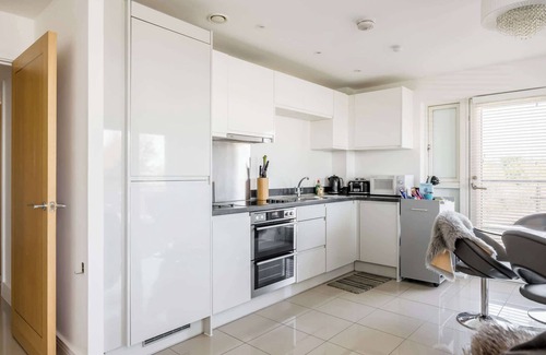 Bournemouth City Centre Apartment | Sea Breeze - Close to Bournemouth Beach