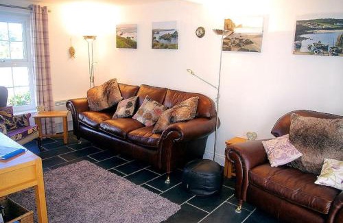 Coverack House | Sea Breeze