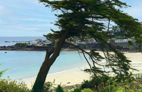 Coverack House | Sea Breeze