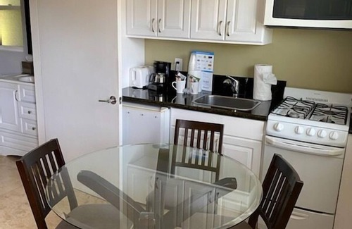 Pacific Grove Hotel | Sea Breeze Inn And Cottages