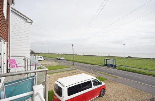 Selsey House | Sea Breeze, Selsey
