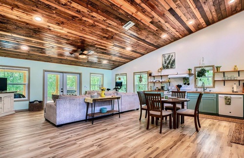 Crystal River House | Sea Cow Retreat - Near Springs + Porch, Covered Deck & Fire Pit