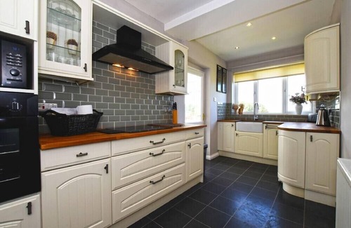 Beadnell Cottage | SEA CROFT, pet friendly, with open fire in Beadnell
