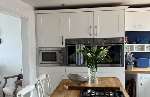 Peacehaven Cottage | Sea Facing 2BD Terraced Home - Peacehaven