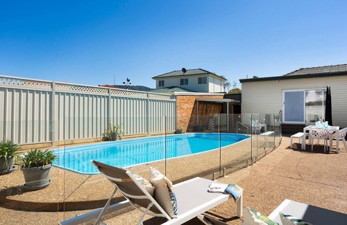 Woonona House | Sea Glass @ Woonona Beach - family holiday home