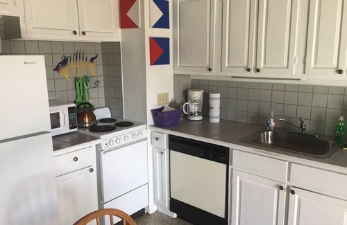Flagler Beach Cottage | Sea Grape at Casas de la Playa Central - Downtown Flagler Beach!