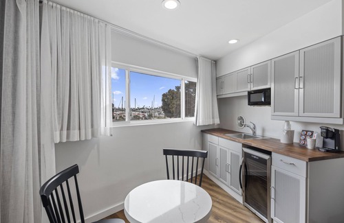 Roseville - Fleet Ridge Hotel | Sea Harbor Hotel