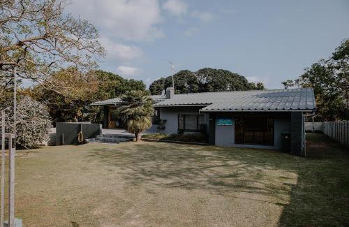 Port Edward House | Sea La Vie- beach cottage