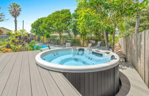 Culburra Beach House | Sea La Vie - Pet Friendly with Fireplace and Swimming Pool & Spa