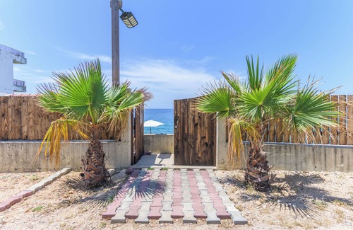 Batroun Apartment | Sea Lofts-Kfar Abida Oceanfront Retreats