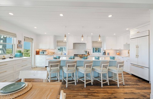 South Beach House | Sea Oats Cottage is a 5 BR/5 BA South Beach second-row oceanfront retreat!