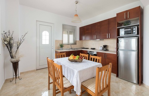 Afandou House | Sea Spirit Apartment ~ 50 Meters From The Beach ~ Accommodates 6 People