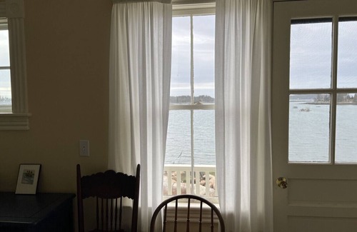 Vinalhaven House | Sea Spray Cottage on Old Harbor