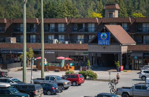 Garibaldi Highlands Hotel | Sea to Sky Hotel and Conference Centre