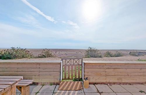 Pagham House | Sea Urchin and Shepherds Hut on the Beach