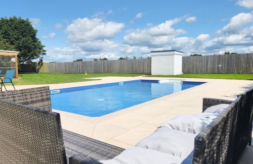 Port-Eynon Apartment | Sea View - 1 Bed Suite - Ocean Breeze - Port Eynon