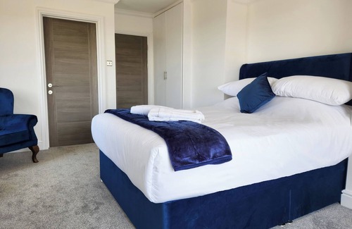 Port-Eynon House | Sea View - 1 Bed Suite - Port Eynon