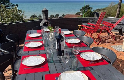 Berneval-le-Grand House | SEA VIEW 4-bedroom house sleeps 8