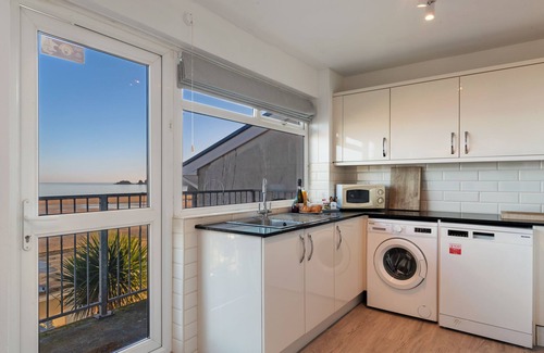 Saundersfoot Apartment | Sea View Apartment - Sea Front Apartment with Views