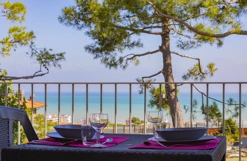Senigallia Apartment | Sea view apartment in the hills in Senigallia with balcony