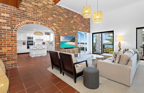 Stanwell Park House | Sea View Escape in Stanwell Parkn