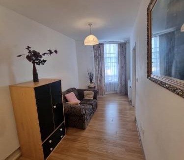 Dover Apartment | Sea view flat opposite port with parking