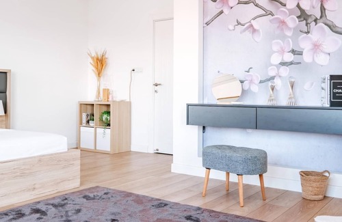 Kartal Apartment | Sea View Flat w Terrace, Jacuzzi Near Kartal Coast