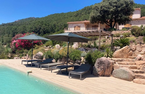 San-Gavino-di-Carbini Villa | Sea view villa with pool