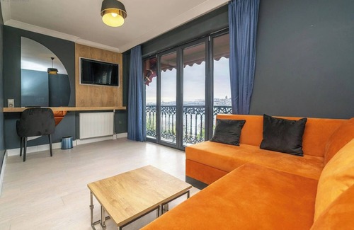 Uskudar Apartment | Sea View luxurious Apartment, Free Wifi, Hot Water, Clean and comfortable.