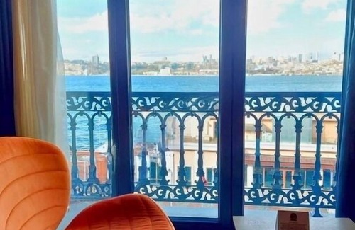 Uskudar Apartment | Sea View luxurious Apartment, Free Wifi, Hot Water, Clean and comfortable.