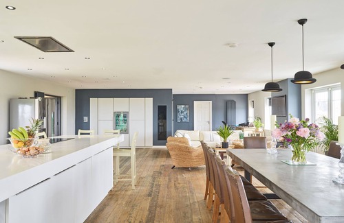 Aldborough Villa | Sea View Manor, sea views , Heated pool, hot tub, overlooking blue flag beach
