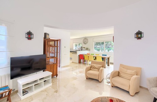 Sa Riera Villa | Sea view + private pool, wifi internet, garden with lawn, parking and garage