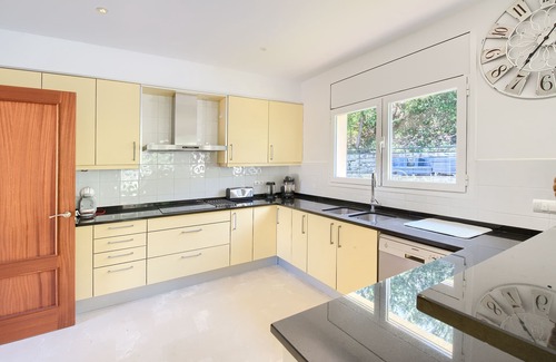 Sa Riera Villa | Sea view + private pool, wifi internet, garden with lawn, parking and garage