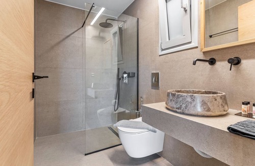 Episkopos House | Sea View Suite First Floor