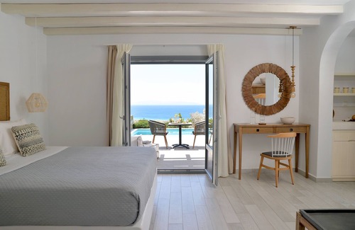 Stelida House | Sea View Suite with Jet Tub Pool | Mythology Naxos