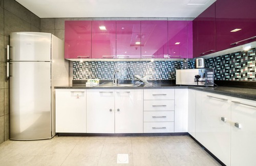 Dubai Marina Apartment | Sea Views from Living to Bedroom Perfect for Staycation, Dubai Marina by Deluxe Holiday Homes