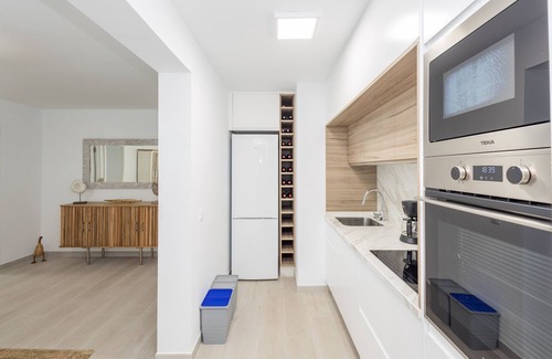 Telde Ski Chalet | Sea Views Private Terrace 2BR House near the Beach