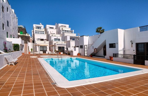 Puerto del Carmen Ski Chalet | Sea Waves Lanzarote - Large terrace, community pool, WiFi with fiber